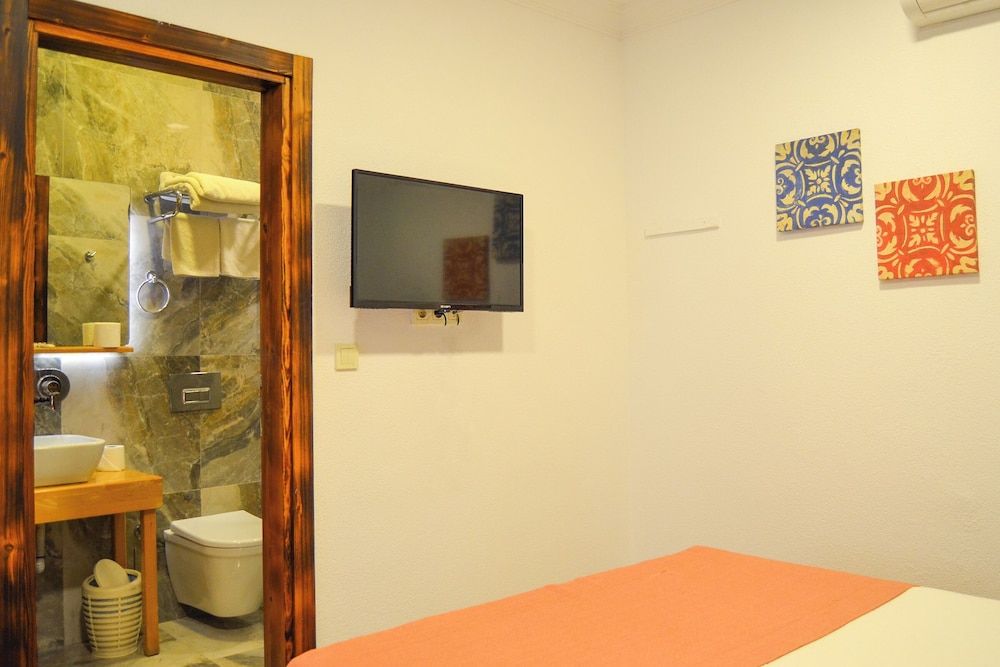 Akkan Hotel Standard Room 18