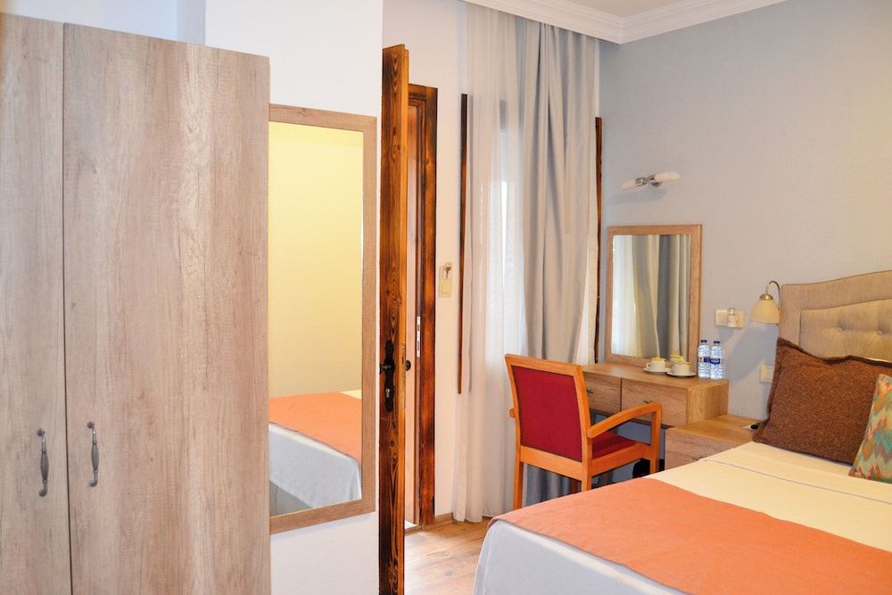 Akkan Hotel Standard Room 21