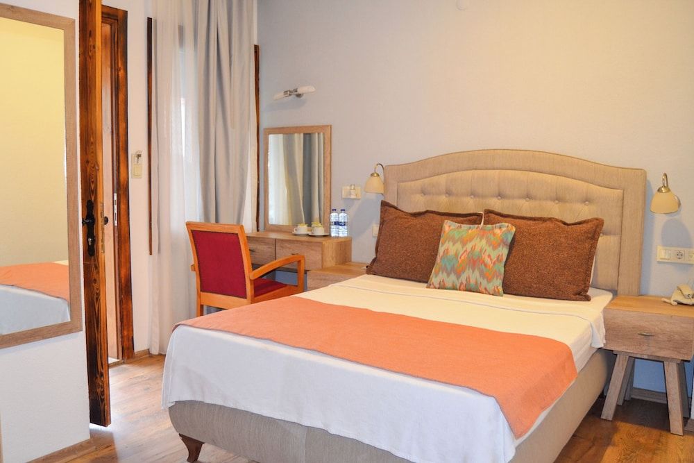 Akkan Hotel Standard Room 11