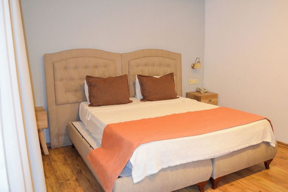 Akkan Hotel Standard Room 6