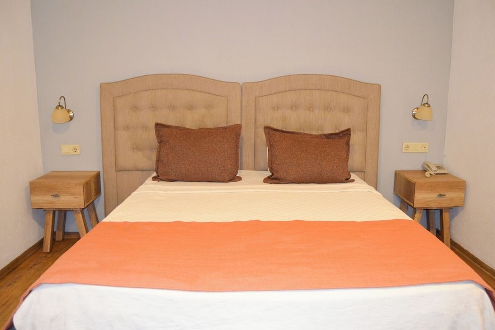 Akkan Hotel Standard Room 7