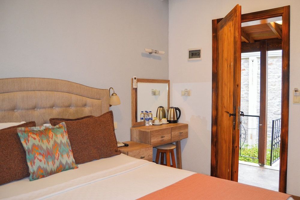 Akkan Hotel Standard Room 2