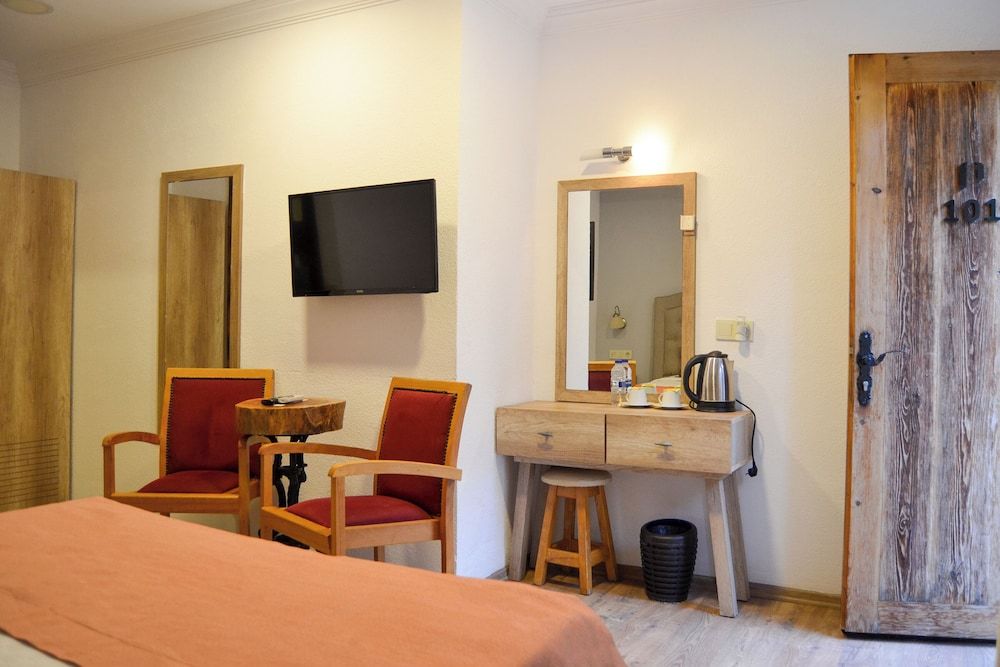 Akkan Hotel Standard Room 23