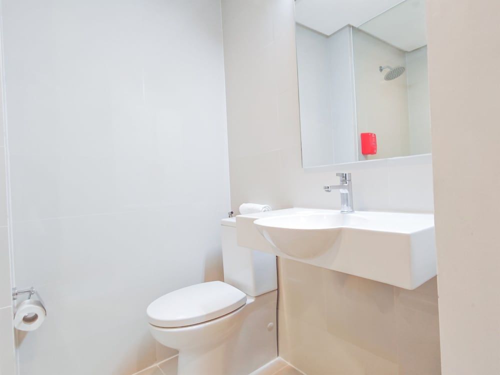 Red Planet Manila Aseana City City Twin Room 4