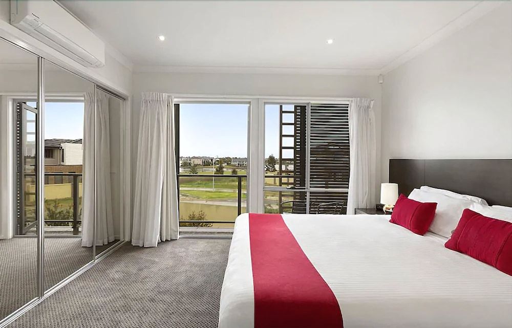 Quest Sanctuary Lakes One Bedroom Townhouse 2