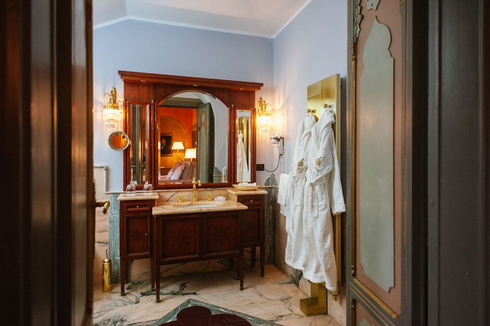 Relais & Chateaux Villa Crespi Classic Double or Twin Room 6
