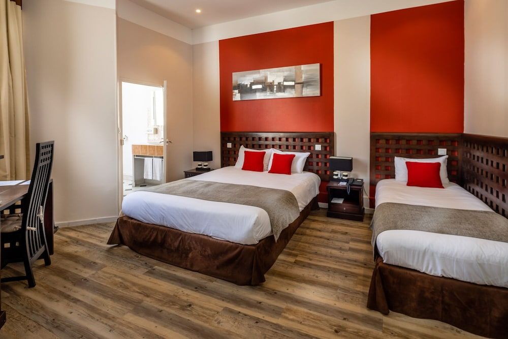 Family Room, Multiple Beds, Non Smoking, City View
