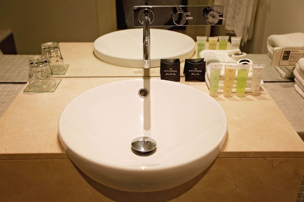 Golden Pebble Hotel Deluxe Suite 9