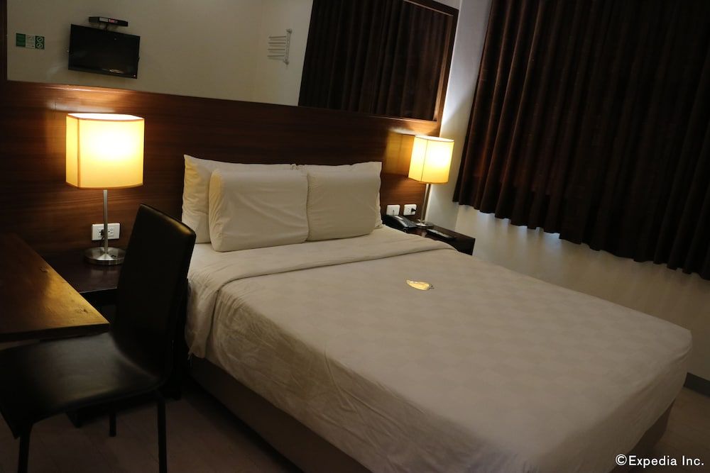 Go Hotels Bacolod Standard Room, 1 Queen Bed 4