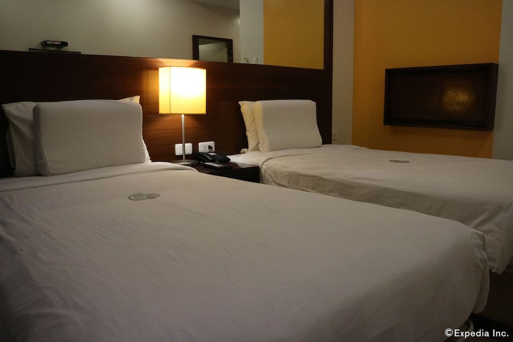 Go Hotels Bacolod Standard Room, 1 Queen Bed 5