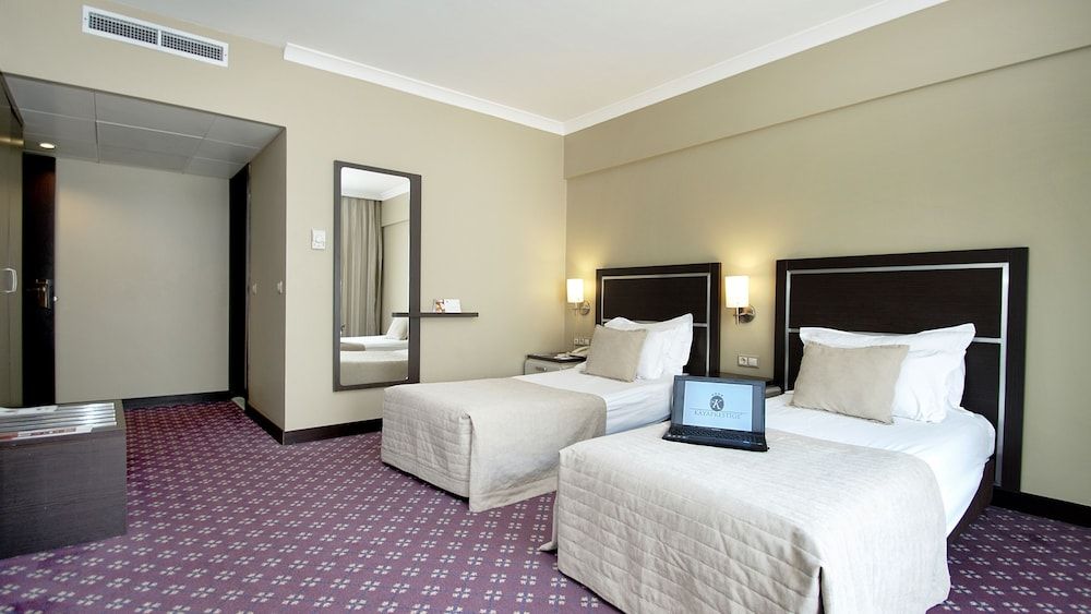 Kaya Prestige Standard Twin Room 2