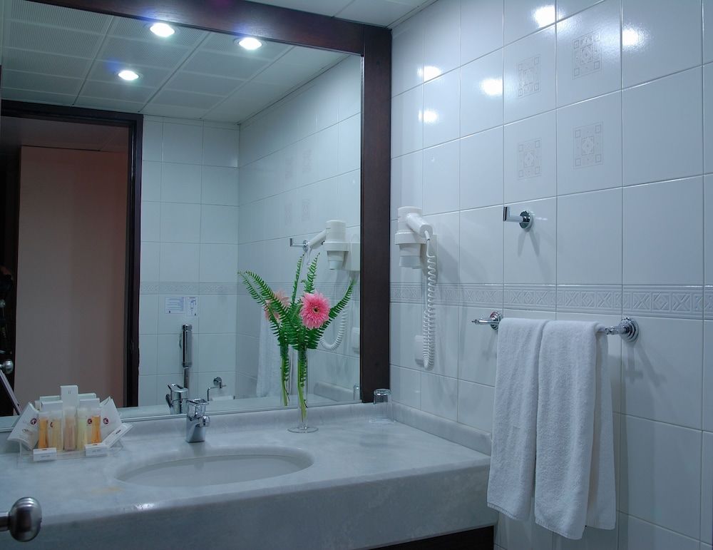 Kaya Prestige Standard Twin Room 7