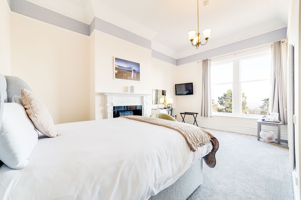 The Mount Pleasant Hotel Deluxe Double Room, Ensuite (With View) 3