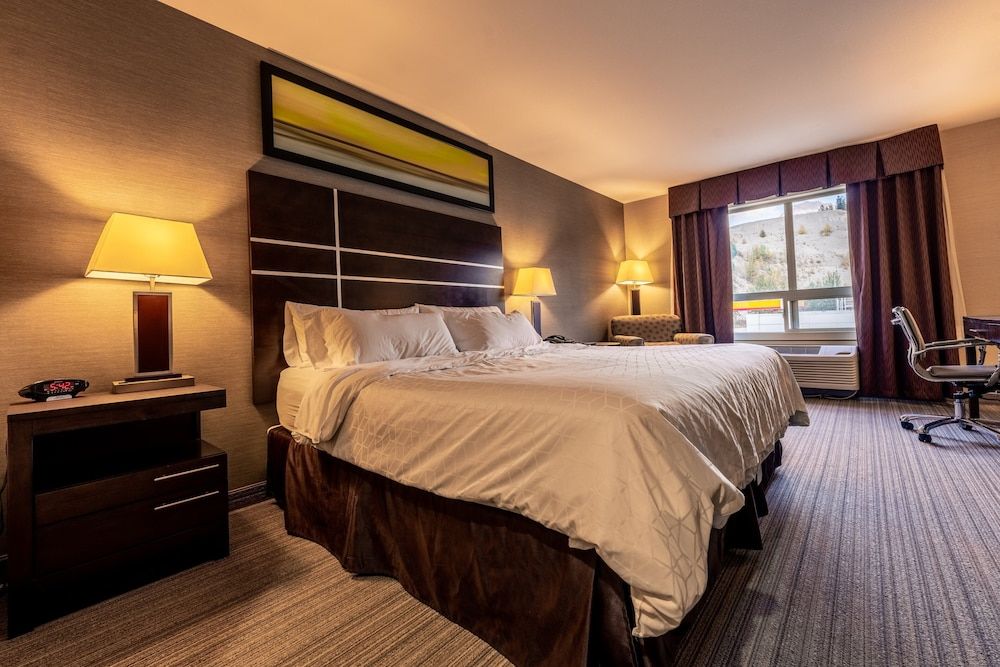 Standard Room, 1 King Bed, Accessible Bathtub (Communications, Mobility)