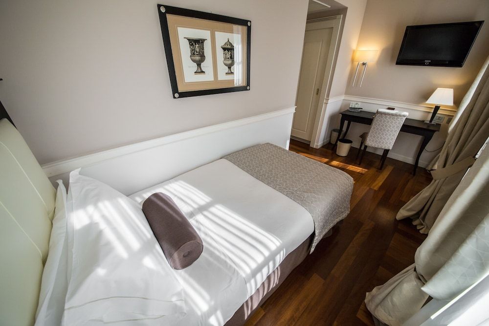 Victoria Hotel Letterario Single Room 2