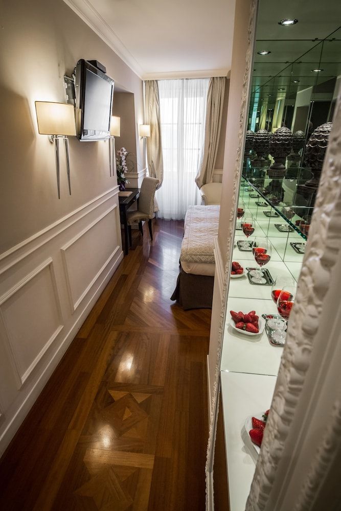 Victoria Hotel Letterario Classic Double or Twin Room 3