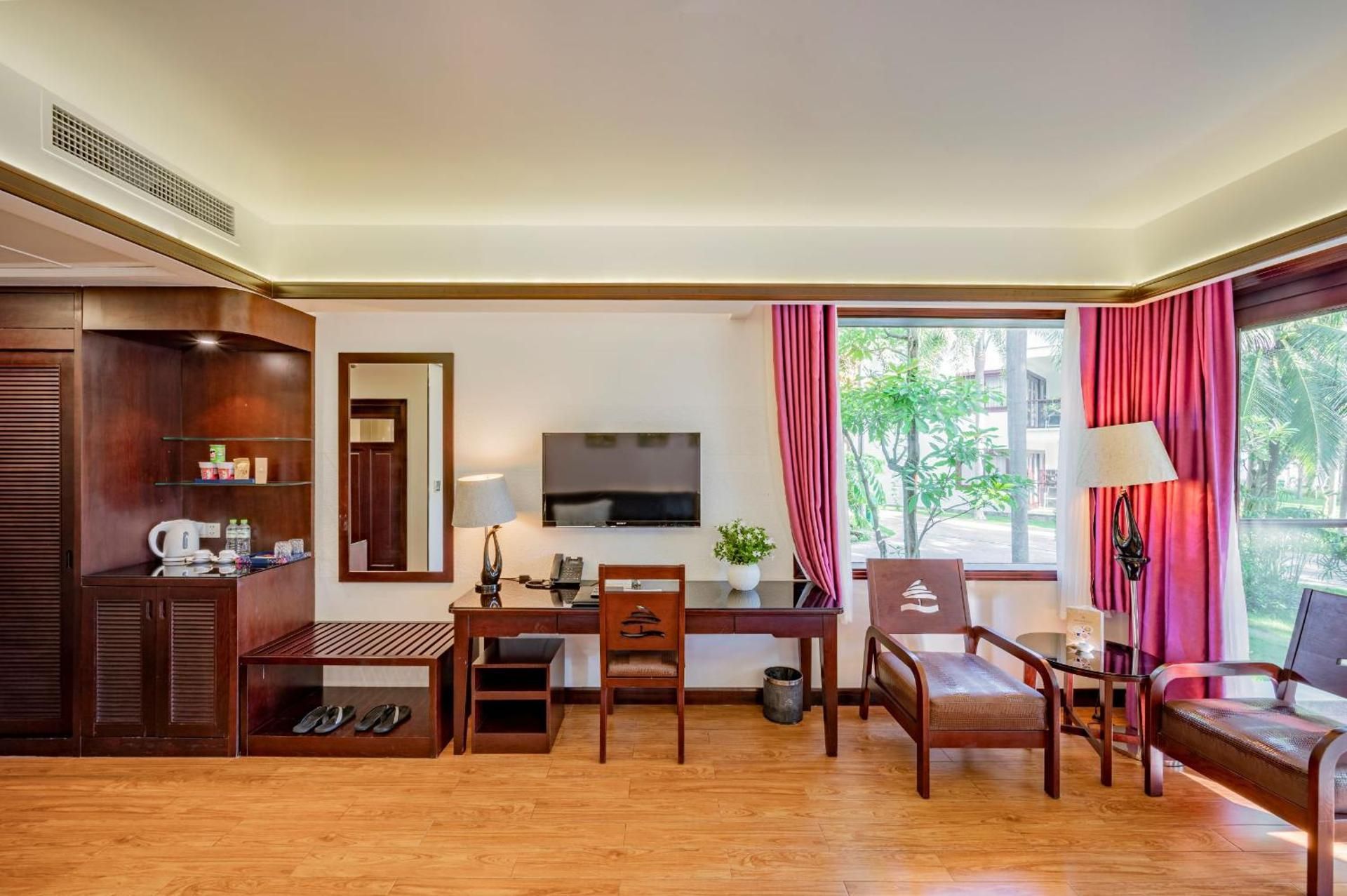 Deluxe Twin Bed with Garden View