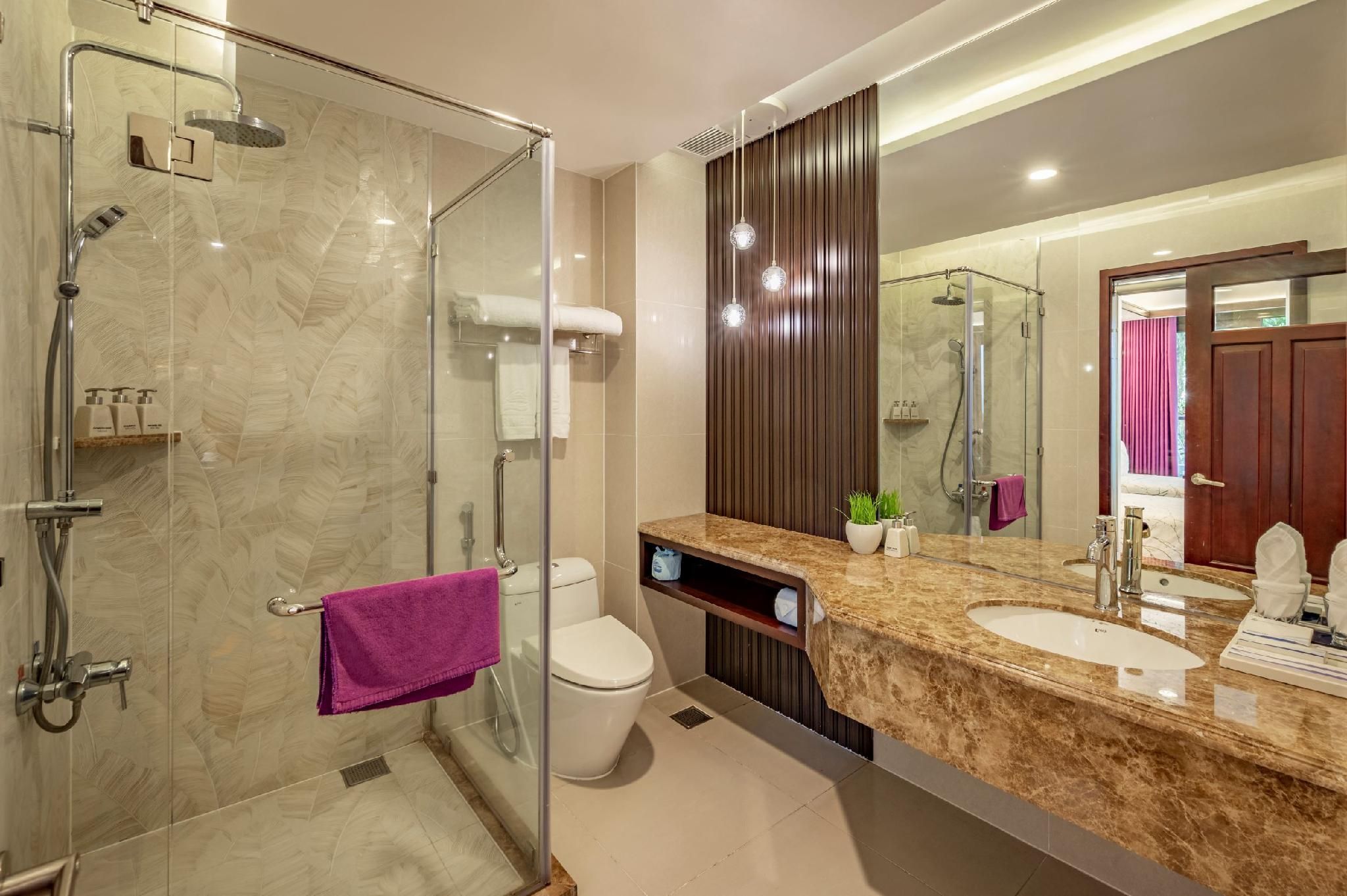 Deluxe Twin Bed with Garden View