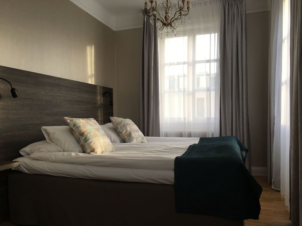 Suite, 1 King Bed, Non Smoking, Bathtub