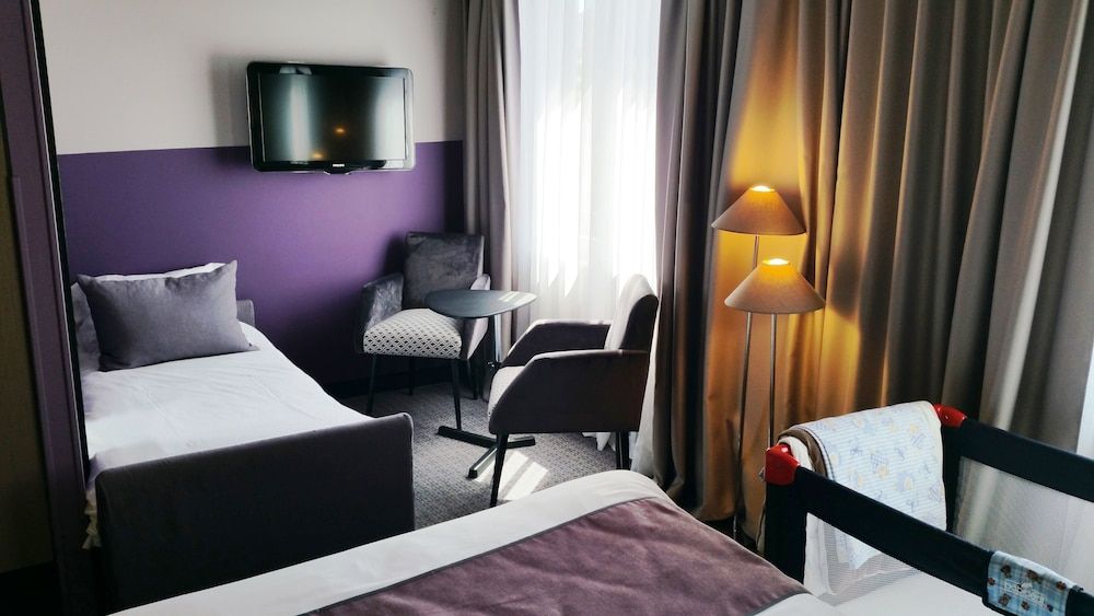 Best Western Hotel De La Breche Family Room, 1 King Bed with Sofa bed, Non Smoking (with Sofabed) 3