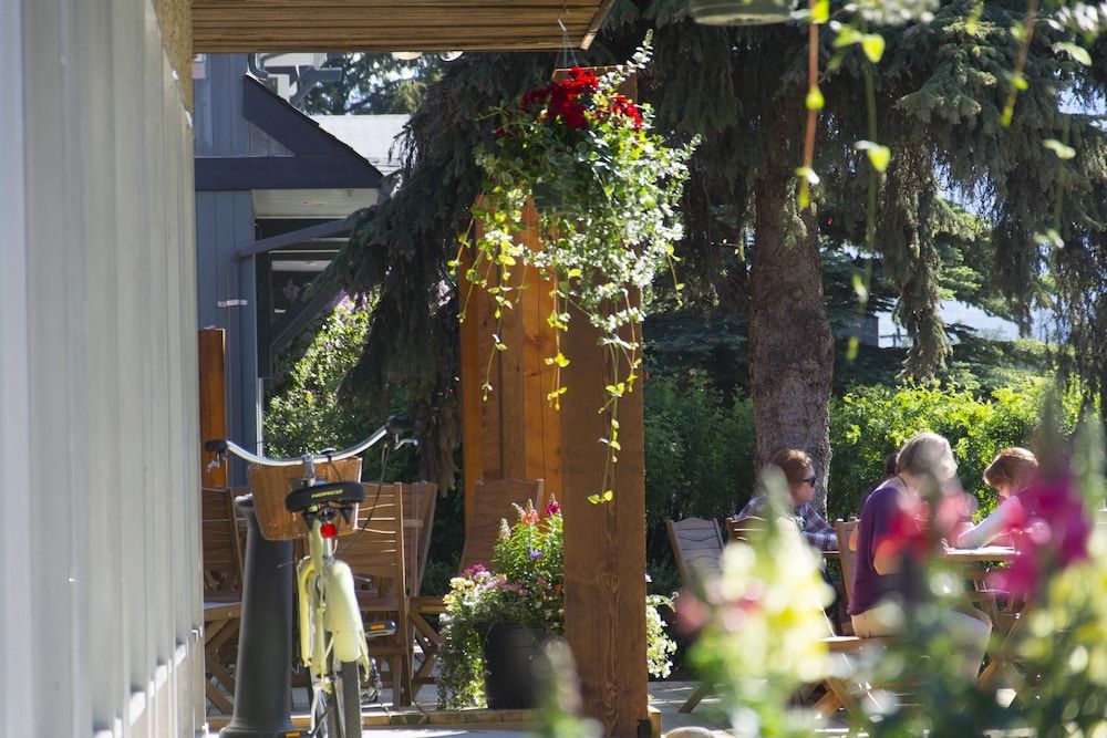 undefined Maligne Lodge 6