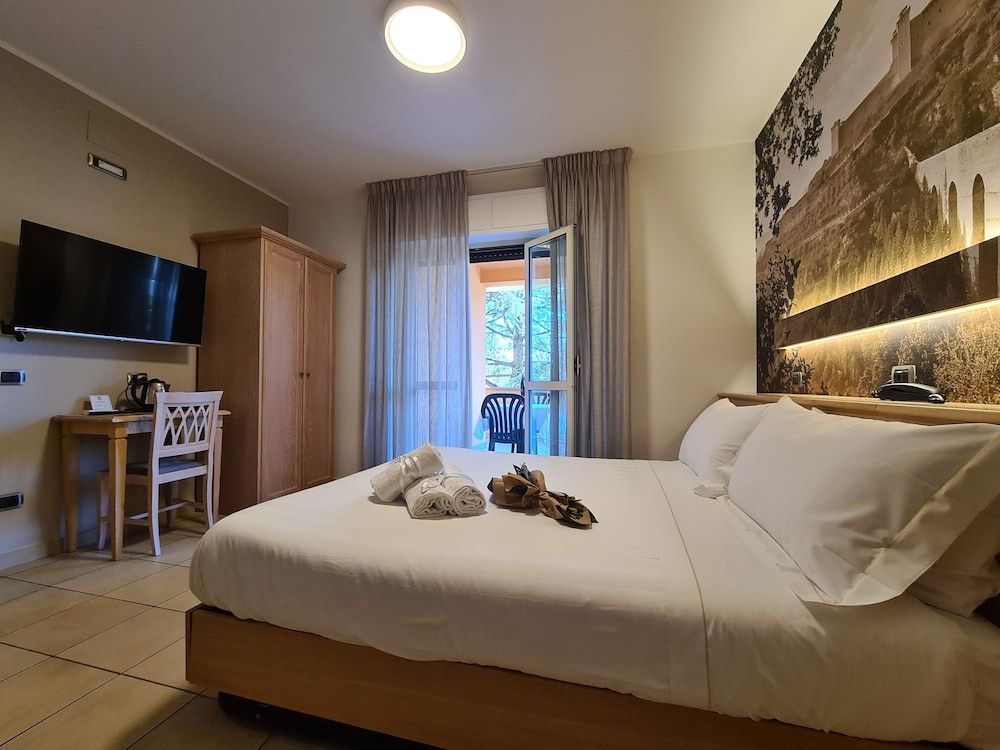 Hotel Cladan Superior Double Room 10