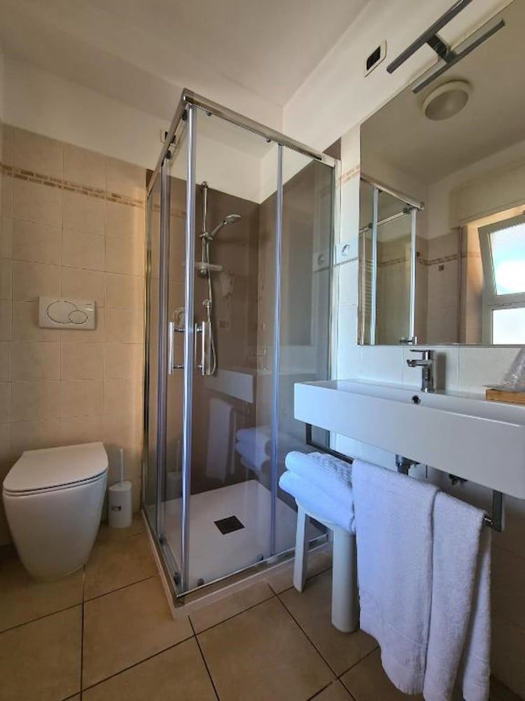 Hotel Cladan Superior Double Room 16