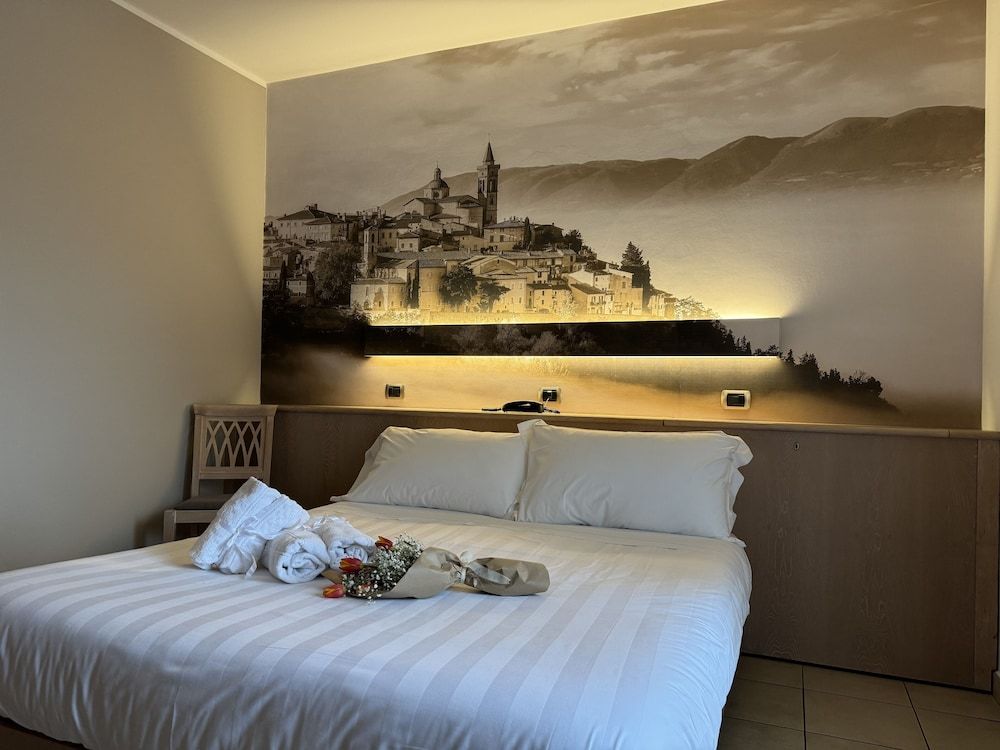 Hotel Cladan Superior Double Room 4