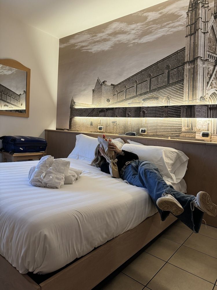 Hotel Cladan Superior Double Room 2