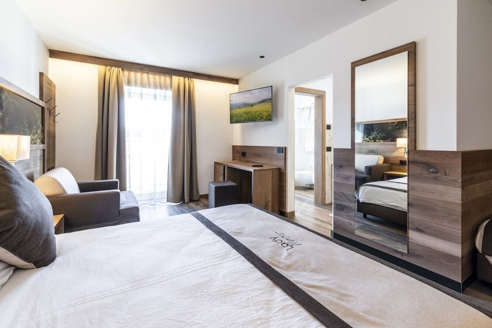 Lady Maria Hotel & Resort Deluxe Double Room