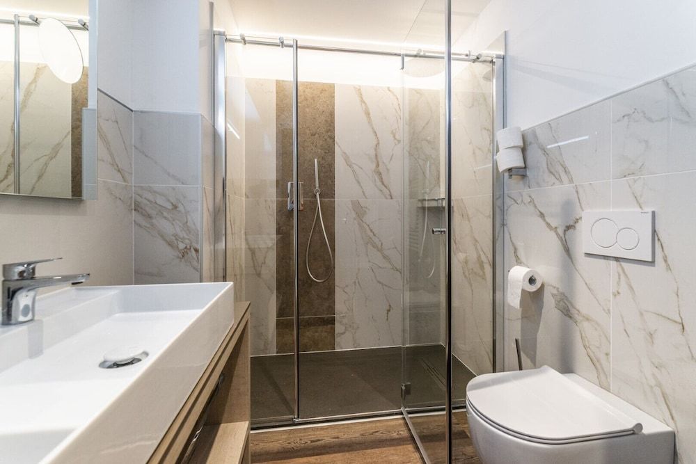 Lady Maria Hotel & Resort Deluxe Double Room 4