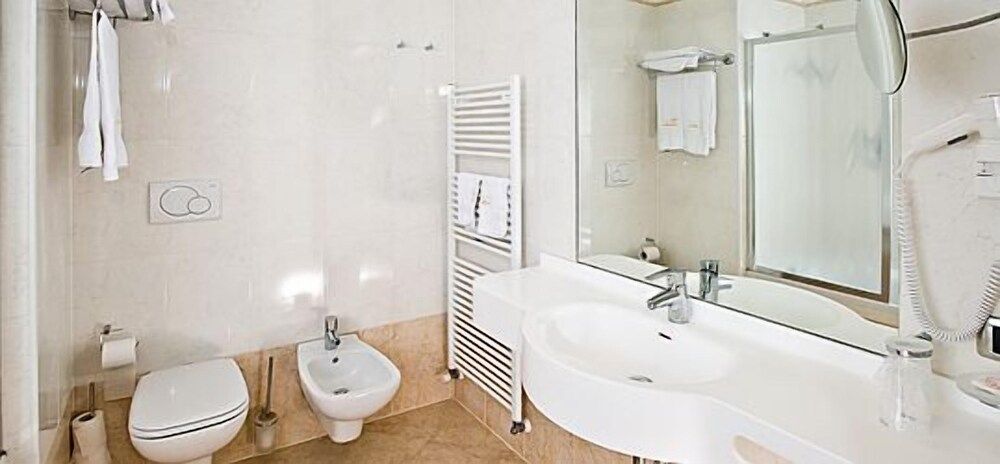 Lady Maria Hotel & Resort Classic Double Room 4