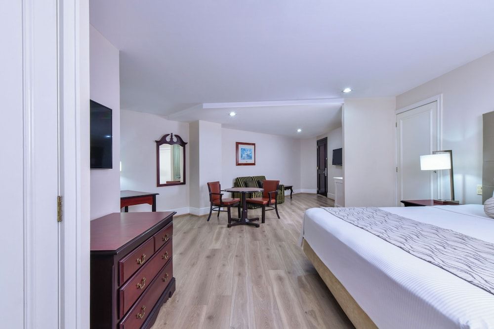 Krystal Satélite María Bárbara Junior Room