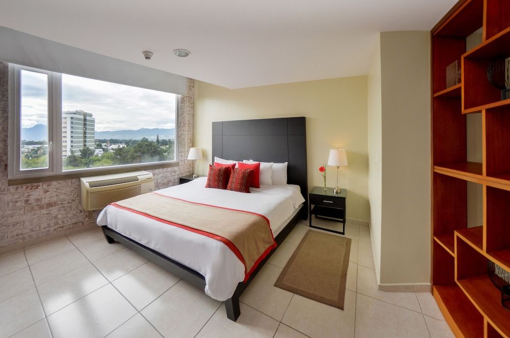Executive Suite, 1 King Bed, Kitchenette, City View
