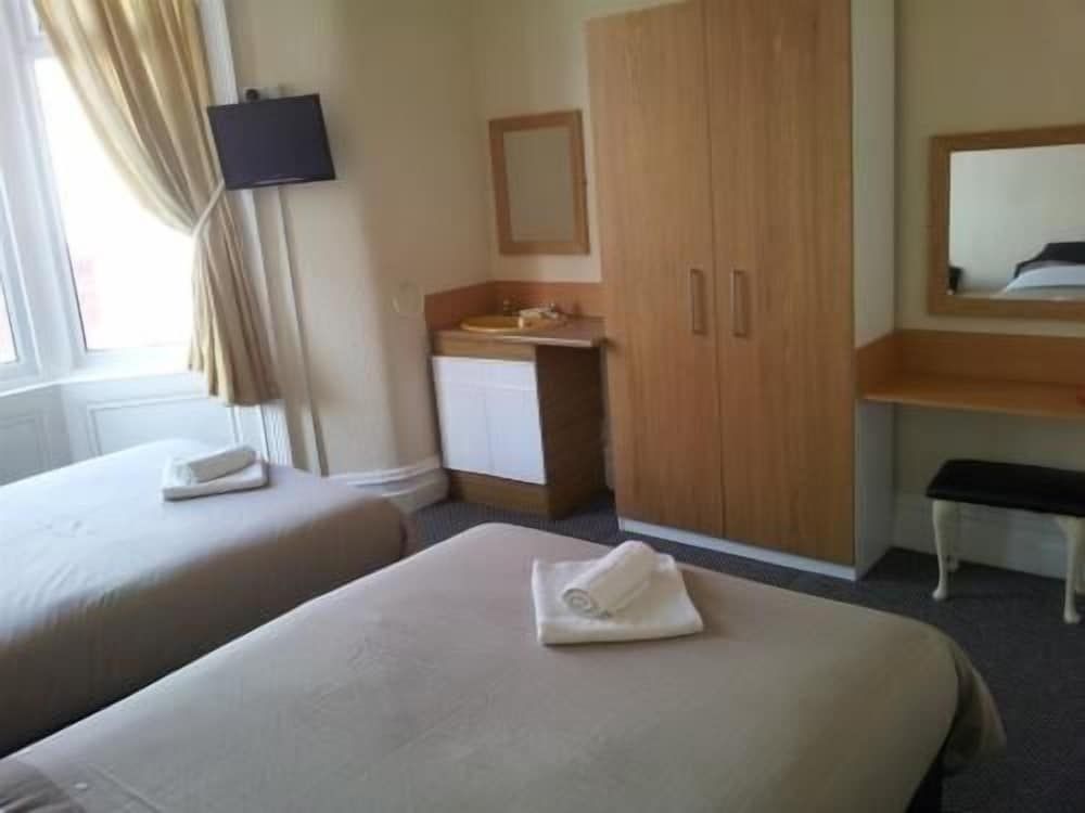 undefined Grange House Hotel 4