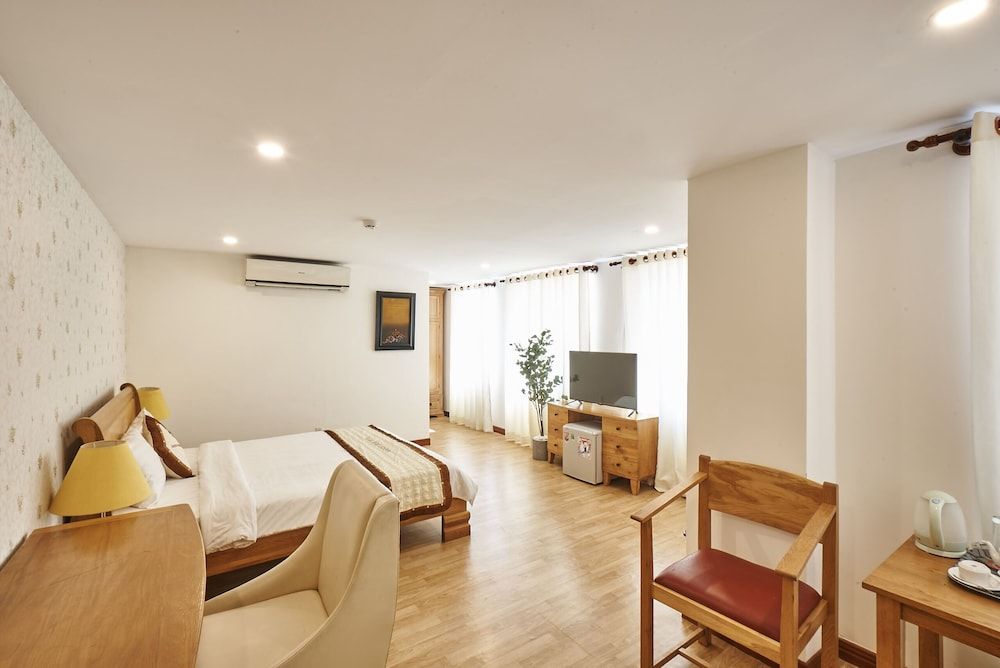 undefined Sai Gon's Book Hotel - The Airport Front 4