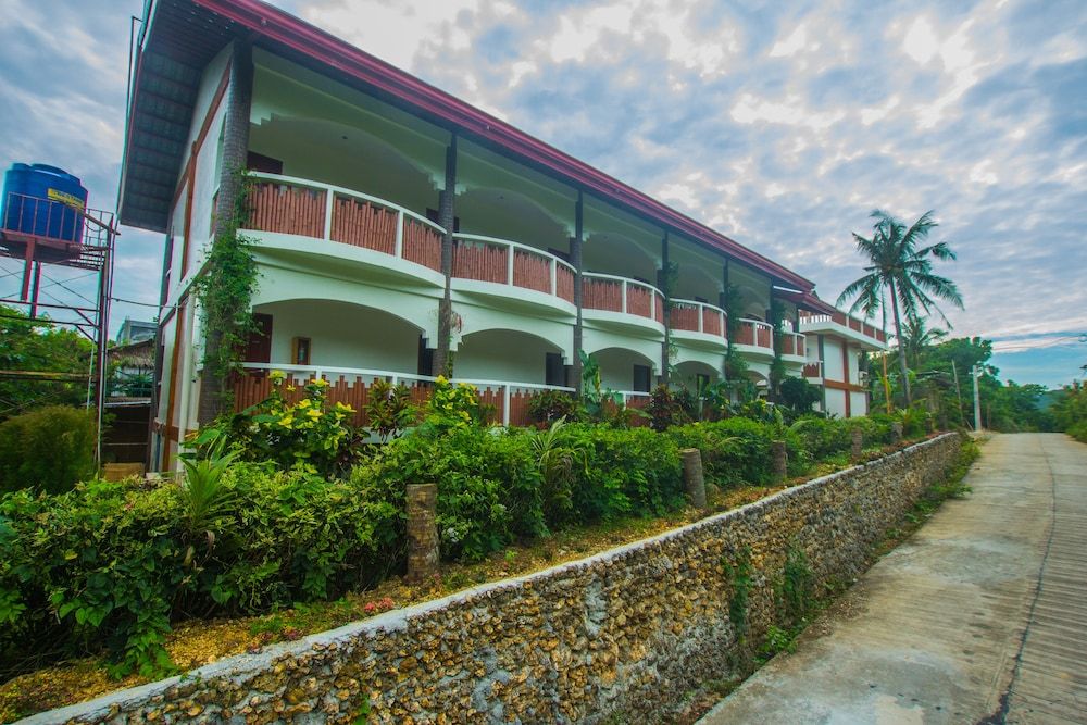 undefined Oasis Resort and Spas 3