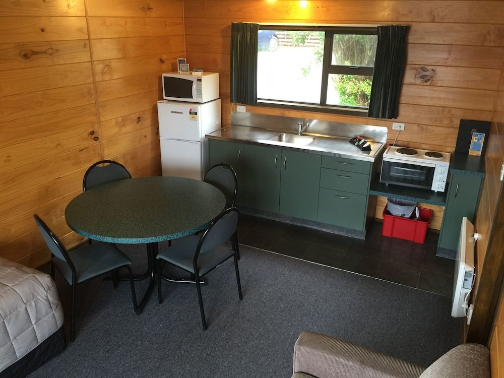 Greymouth Seaside TOP 10 Holiday Park Self-Contained One Bedroom 5