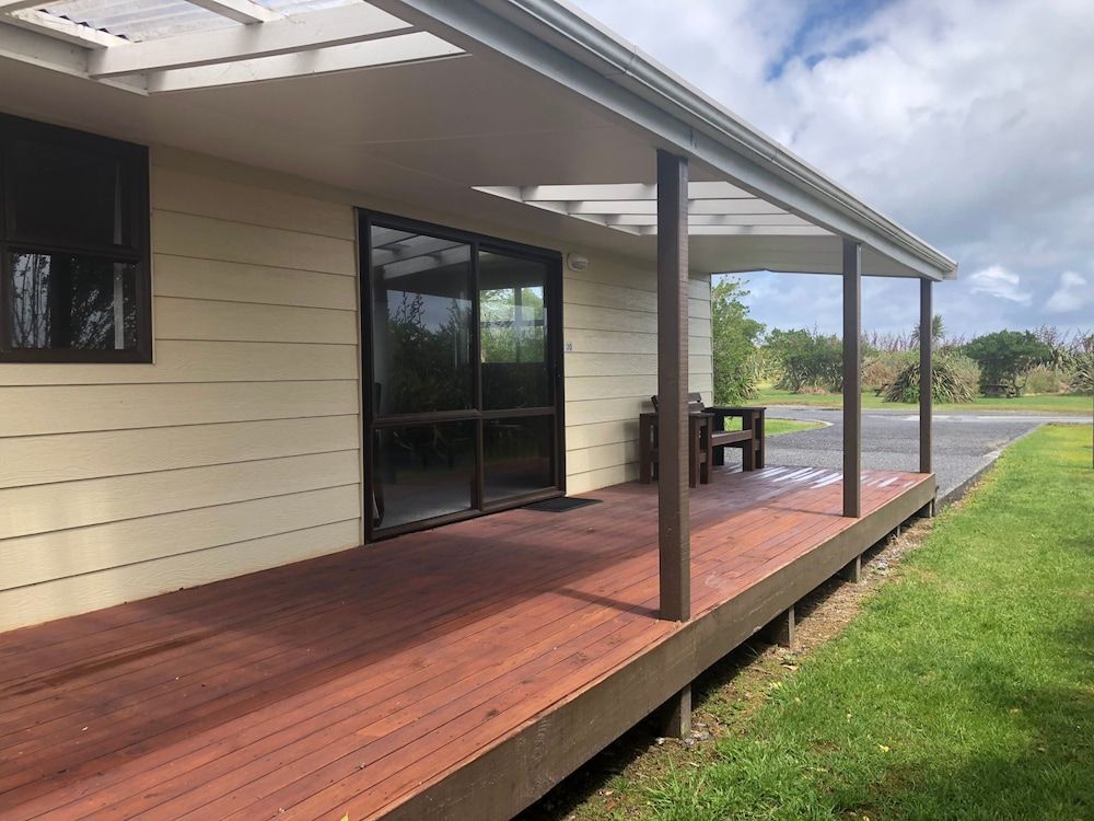 Greymouth Seaside TOP 10 Holiday Park Two Bedroom Cottage 5