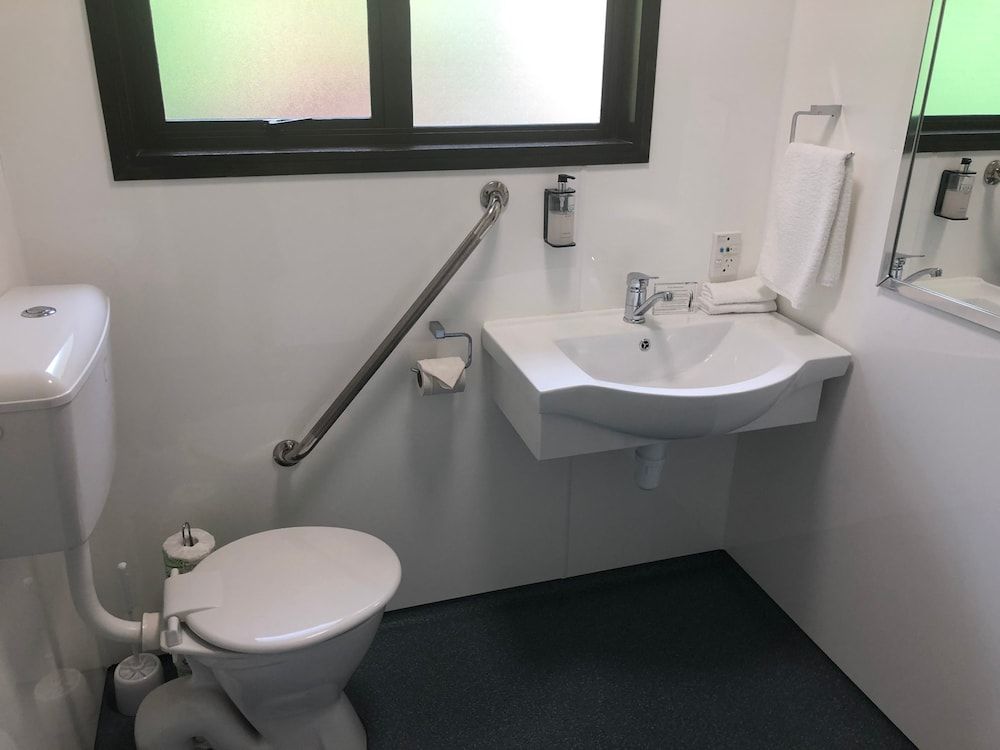 Greymouth Seaside TOP 10 Holiday Park Double Studio Unit 6