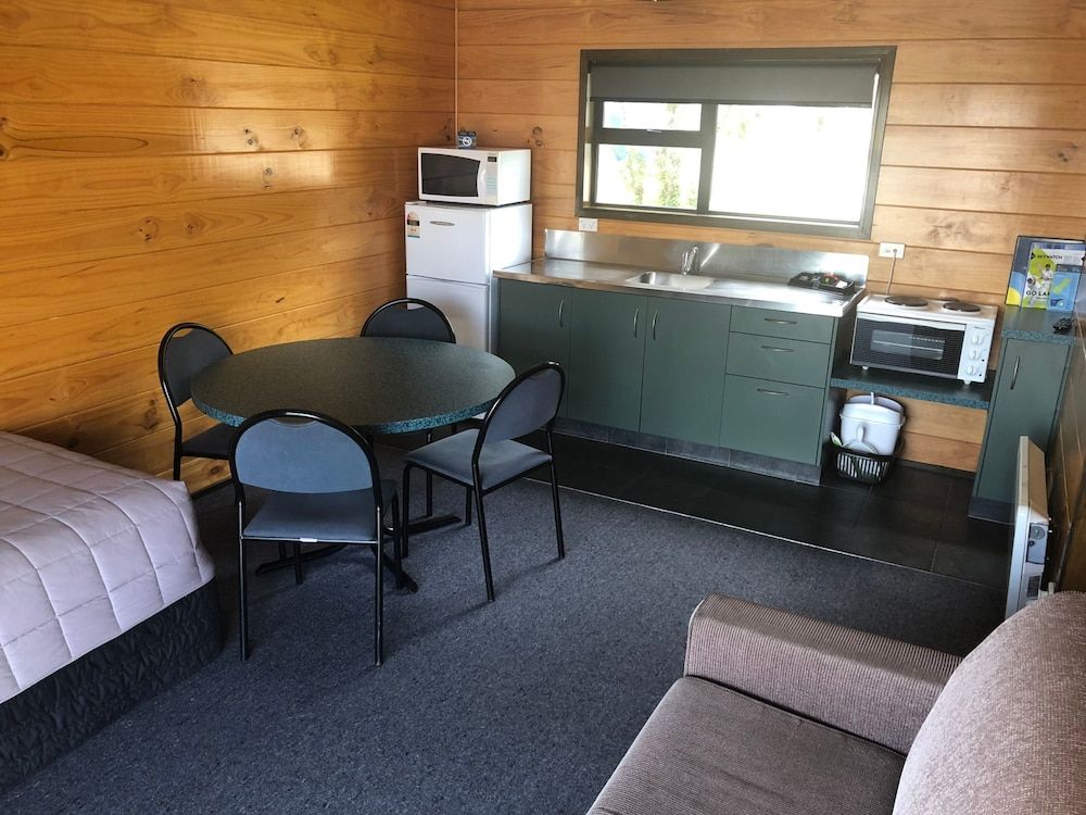 Greymouth Seaside TOP 10 Holiday Park Self-Contained One Bedroom 4