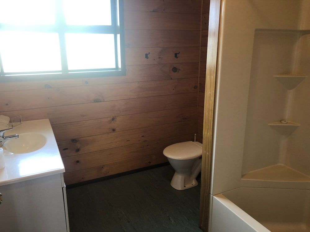 Greymouth Seaside TOP 10 Holiday Park Two Bedroom Cottage 6