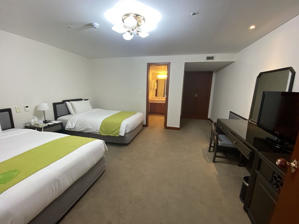 undefined Hotel President 4
