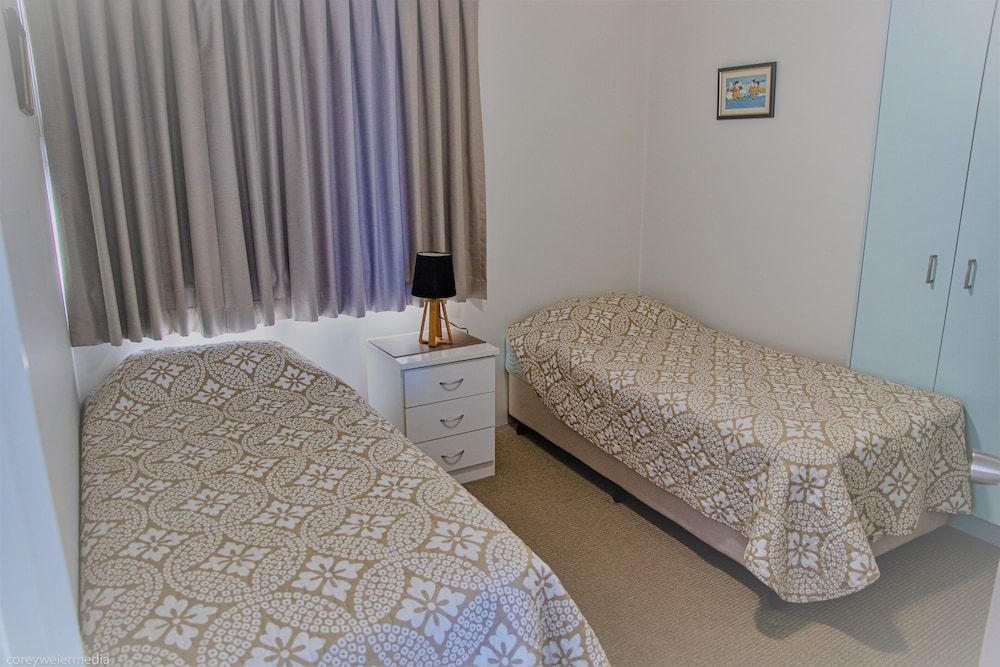 Family Apartment, 3 Bedrooms, Ocean View, Beachfront