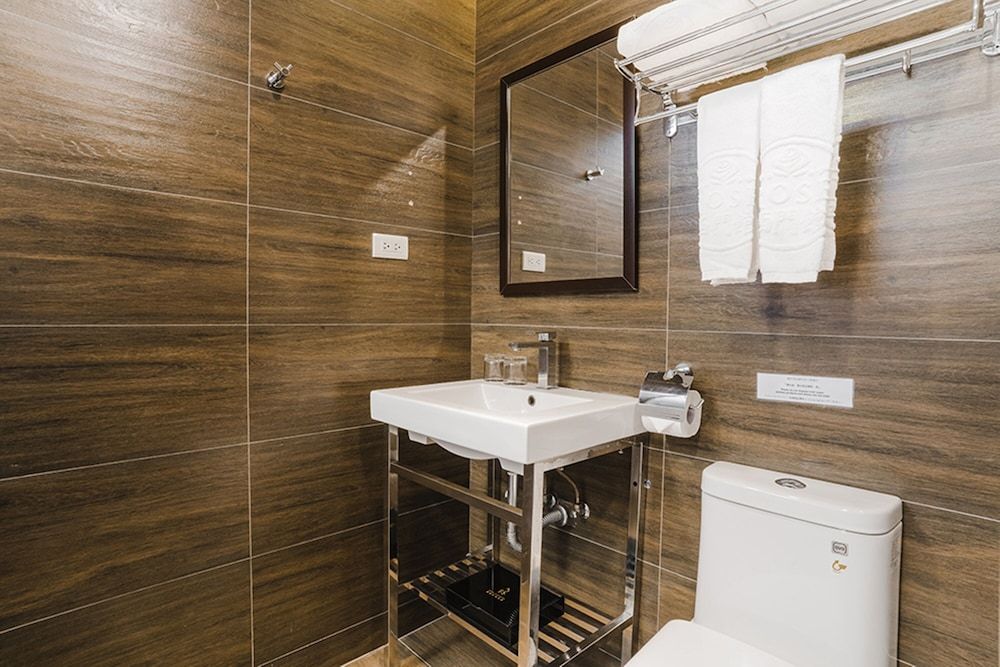 Royal Rose Hotel Ximen Business Double Room 5