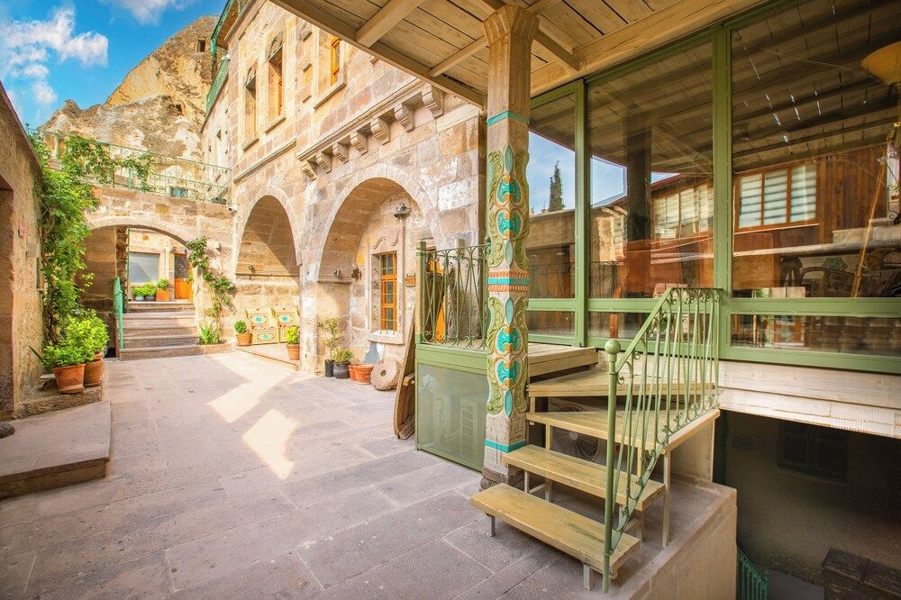 undefined Terra Cave Hotel 9