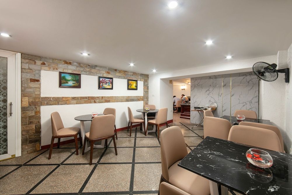 undefined Little Diamond Hotel 6