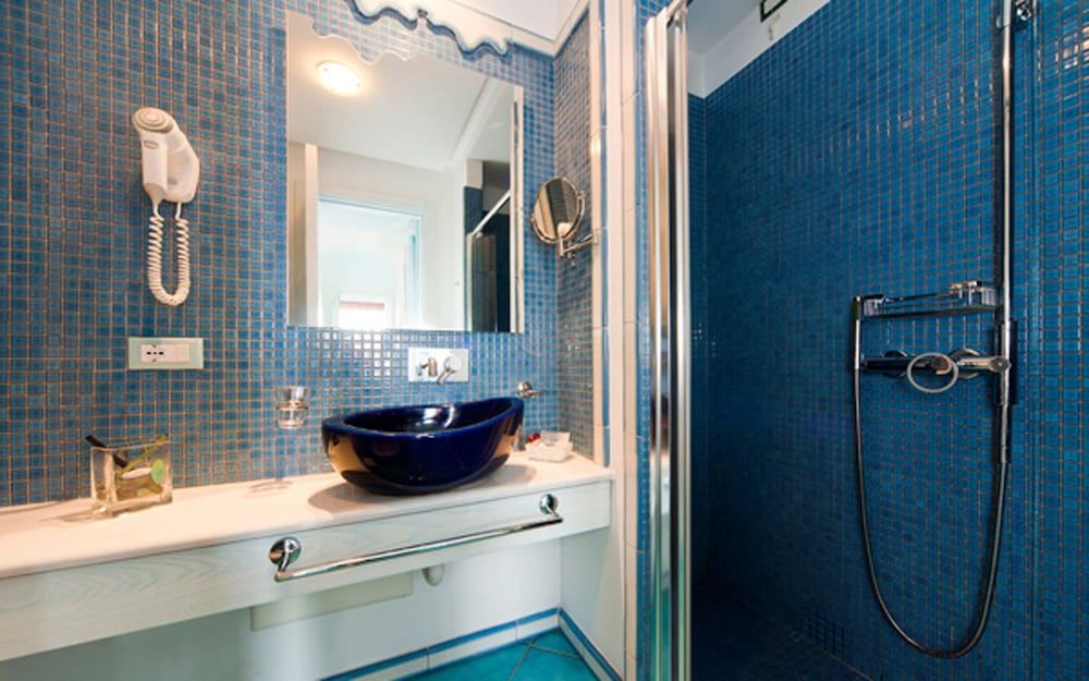 Hotel Bellevue Benessere & Relax Superior Quadruple Room 5