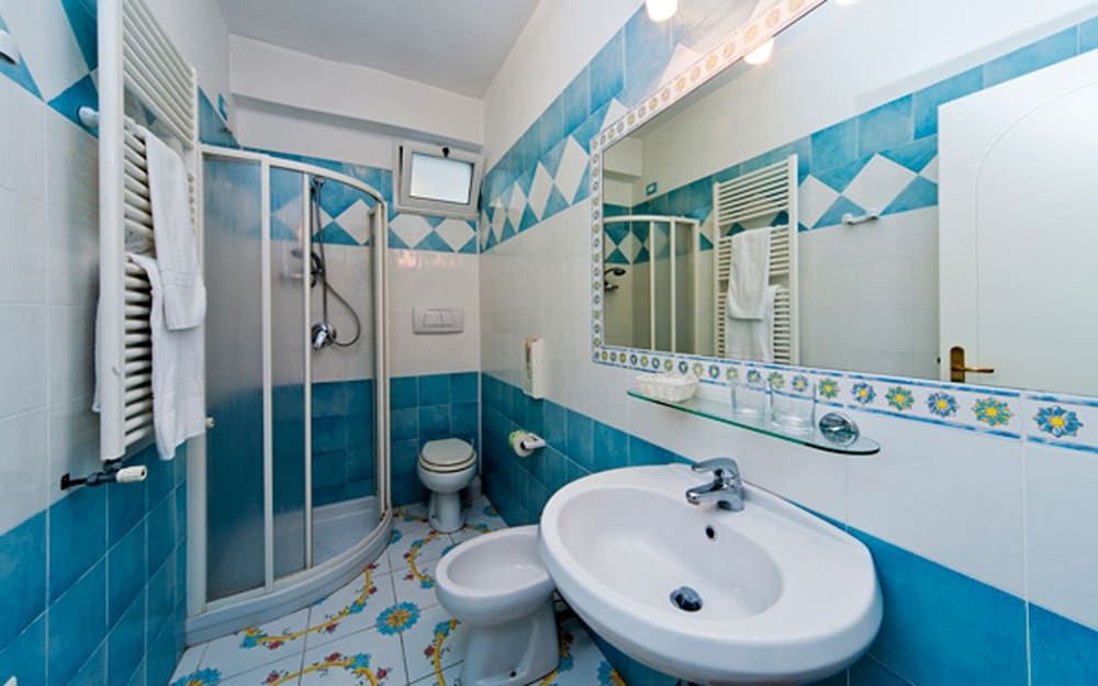 Hotel Bellevue Benessere & Relax Standard Quadruple Room 2