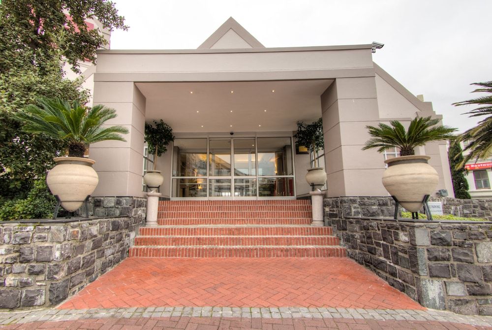 undefined City Lodge Hotel Victoria And Alfred Waterfront 3